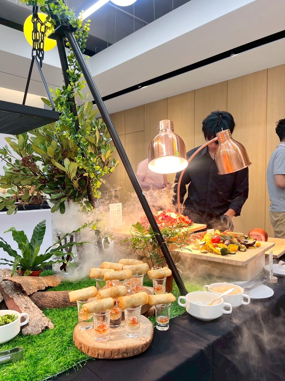香氣與煙霧的熱絡饗宴:特色的餐檯規劃與多樣化的企業外燴餐點的餐點細節